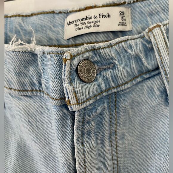 A&F The 90s Straight Ultra high rise Jean Size 8 Extra Short Ripped knee - Picture 3 of 8